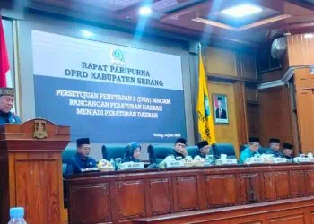 RAPAT PARIPURNA - Suasana rapat paripurna DPRD Kabupaten Serang, tentang penetapan dua Raperda menjadi Perda. (ISTIMEWA)