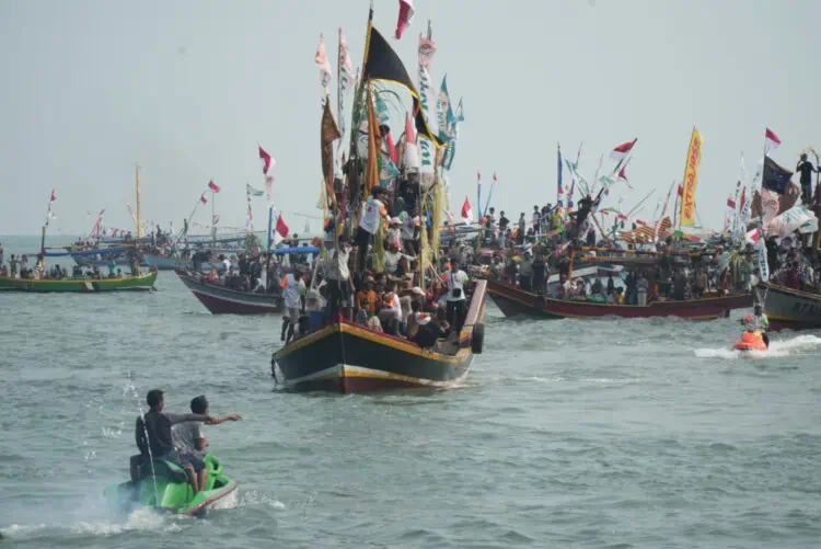 Tasyakuran Laut Carita Pandeglang Sebagai Wujud Rasa Syukur Atas Limpahan Nikmat