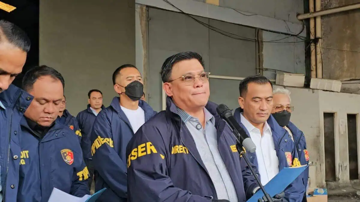 362 Drum Sianida Sitaan Polisi Disimpan di Gudang Kosambi Tangerang 362 Drum Sianida Sitaan Polisi Disimpan di Gudang Kosambi Tangerang