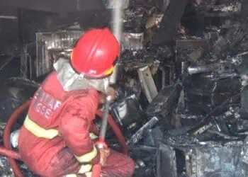 Toko Elektronik Ludes Terbakar di Pondok Aren, Kerugian Ditaksir Capai Rp700 Juta