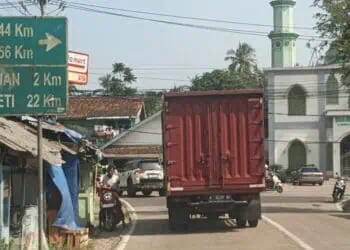Simpang Caringin Pandeglang Minim PJU Dan Rambu-rambu