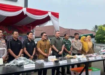 PEMUSNAHAN BARANG BUKTI - Kejaksaan Negeri (Kejari) Pandeglang, memusnahkan sejumlah barang bukti perkara tindak pidana umum, di halaman Kantor Kejari Pandeglang, Selasa (9/6/2026). (ISTIMEWA)