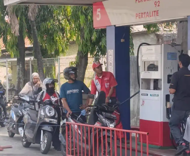 Warga Tangsel Keluhkan Kenaikan Harga Pertamax
