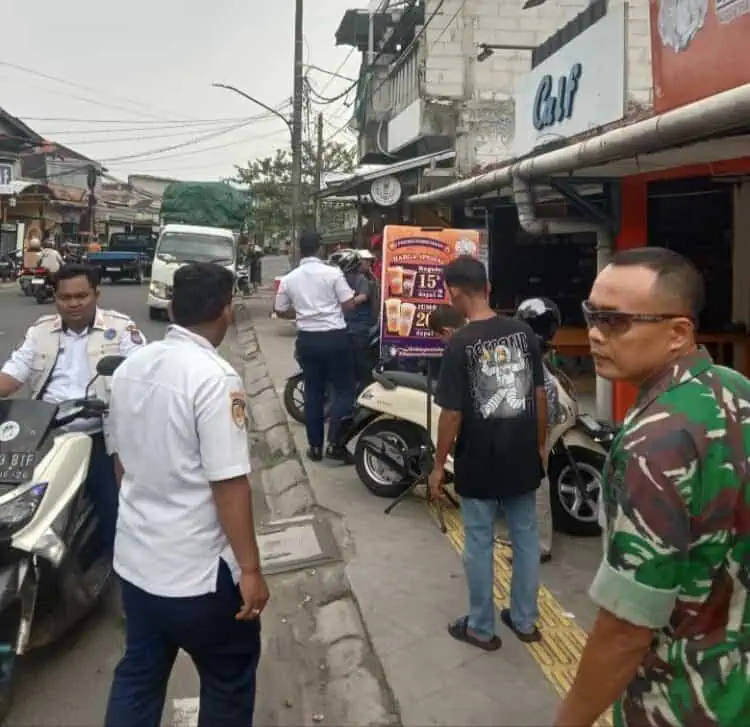 Dishub Tangsel Siapkan Sanksi Gembos Pentil untuk Parkir Liar di Trotoar