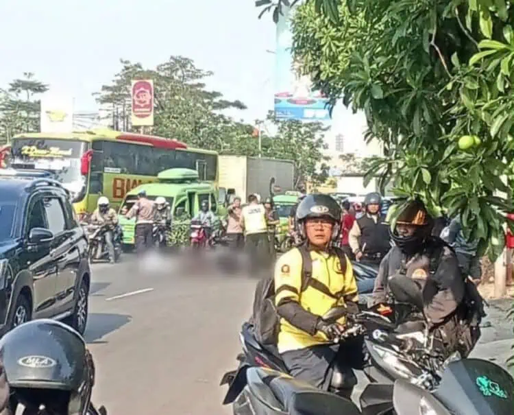 Gagal Nyalip Truk di Jalan Sudirman Tangerang, Pengendara Motor Tewas Terlindas