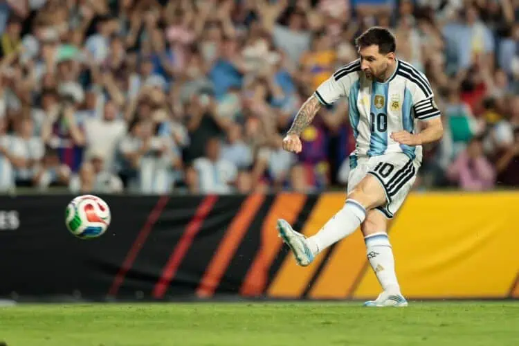 Lionel Messi Pamer Magis Jelang Piala Dunia