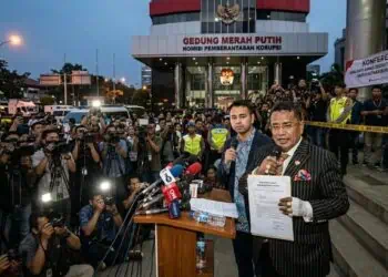Usai Namanya Disebut dalam Dugaan Suap Bea Cukai, Raffi Ahmad Gandeng Hotman Paris