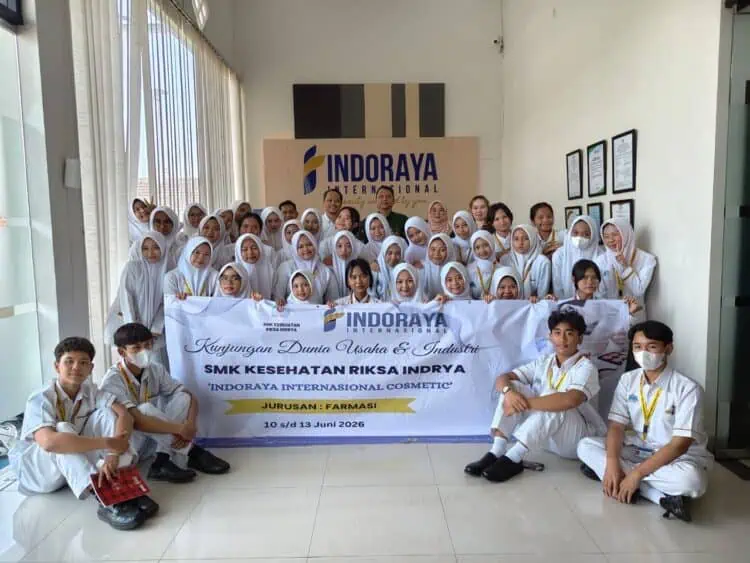 Kenalkan Program Dudi, SMK Kesehatan Riksa Indrya Kunjungi BPSTW Dharma Graha dan PT Indoraya Yogyakarta