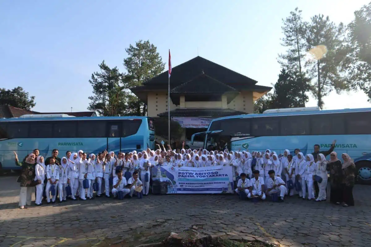 Kenalkan Program Dudi, SMK Kesehatan Riksa Indrya Kunjungi BPSTW Dharma Graha dan PT Indoraya Yogyakarta Kenalkan Program Dudi, SMK Kesehatan Riksa Indrya Kunjungi BPSTW Dharma Graha dan PT Indoraya Yogyakarta