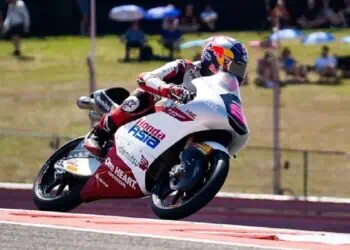 Quiles Menang, Veda Crash