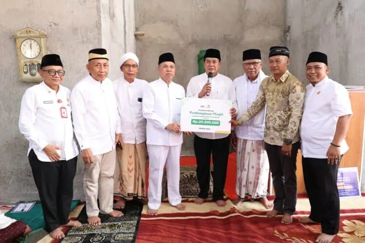 Jumling di Kronjo, Bupati Tangerang Tampung Aspirasi Warga dan Salurkan Bantuan Masjid