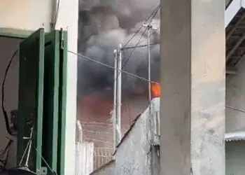 Tower di Permukiman Padat Penduduk di Lebak Terbakar, Warga Panik