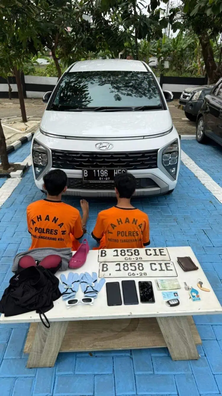Menyamar Jadi Perempuan Lengkap dengan Hijab, 2 Pria Curi Mobil di Pinang Tangerang