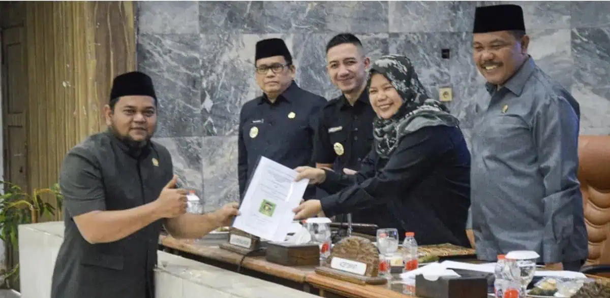 DPRD Lebak dan Pemkab Komitmen Wujudkan Tata Kelola Keuangan Transparan DPRD Lebak dan Pemkab Komitmen Wujudkan Tata Kelola Keuangan Transparan