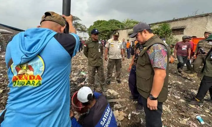 Giliran TPS Ilegal di Benda Ditertibkan DLH Kota Tangerang