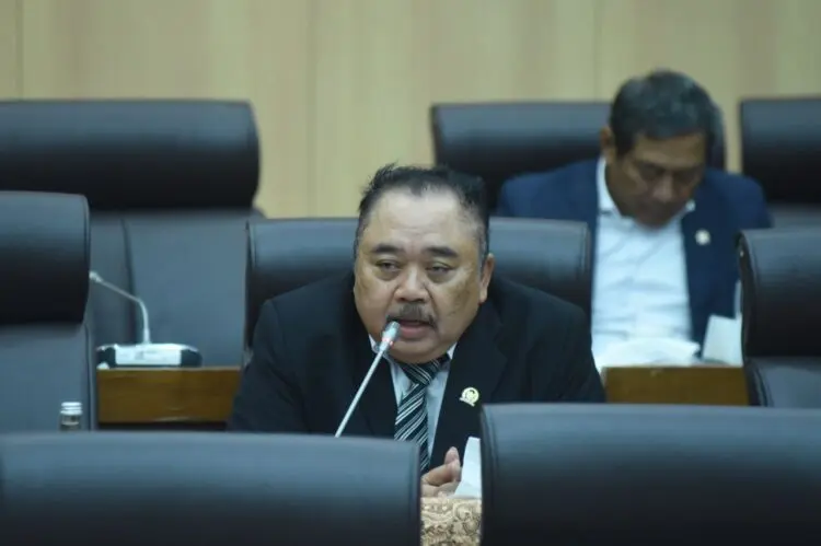 Kebakaran TPA Jatiwaringin Jadi Alarm, DPR Desak Perbaikan Tata Kelola Sampah Nasional
