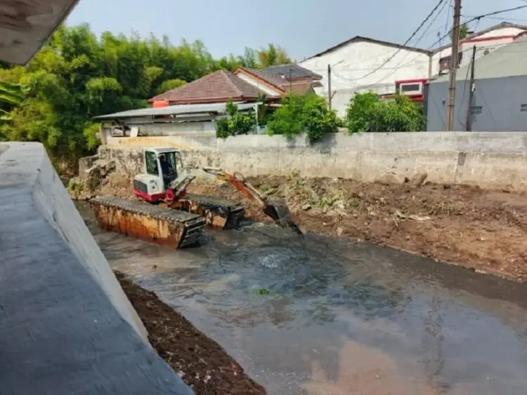 Kali Cantiaga Larangan Tangerang Dinormalisasi