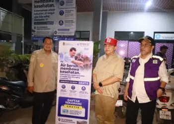 Perkuat Dukungan Penanganan Kebakaran, Perumdam TKR Berikan Bantuan Sembako dan Penyediaan Air Bersih Gratis Bagi Warga Terdampak Kebakaran TPA Jatiwaringin