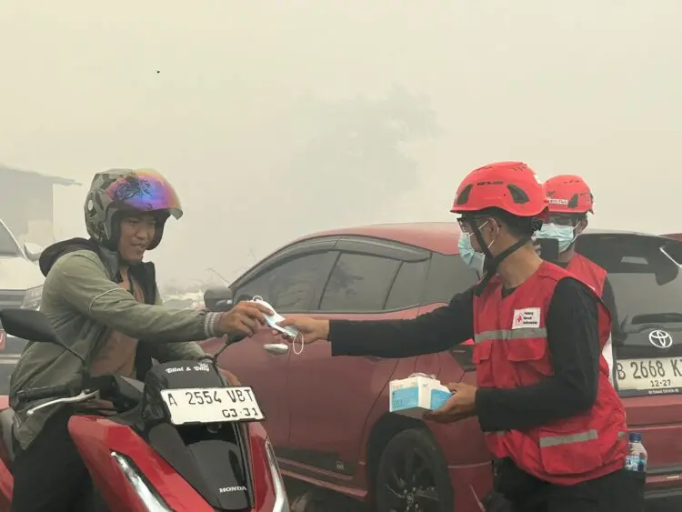 154 Warga Terdampak Asap TPA Jatiwaringin Jalani Pemeriksaan, Api Masih Membara