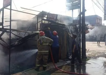 Api Lahap Dua Bengkel di Jalan Otista Raya Ciputat, Diduga Dipicu Korsleting Listrik