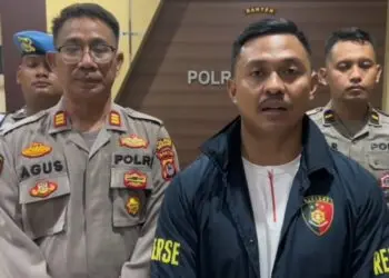 MEMBERIKAN KETERANGAN : Kepala Satuan (Kasat) Reserse Kriminal (Reskrim) Polres Serang Ajun Komisaris Polisi (AKP) Andi Kurniady Eka Setyabudi, memberikan keterangan terkait meninggalnya seorang tahanan berinisial AN. (ISTIMEWA)