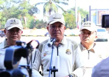 MENYAMPAIKAN KETERANGAN : Kapolda Banten Irjenpol Hengki, menyampaikan keterangan usai membuka acara lomba berburu dan bakti sosial. (ISTIMEWA)