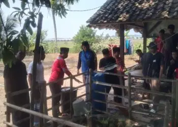 BANTUAN AIR BERSIH - Tim gabungan, salurkan bantuan air bersih ke lokasi yang mengalami krisis air bersih, di Kecamatan Patia, Kabupaten Pandeglang, Minggu (12/7/2026). (ISTIMEWA)