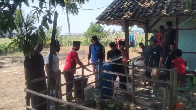 Tagana dan BSR Salurkan Bantuan Air Bersih Ke Ponpes Raudhatul Alfalah Pandeglang