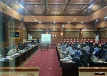 RAPAT - Jajaran Pemkab dan DPRD Kabupaten Serang, menggelar rapat, belum lama ini. (ISTIMEWA)