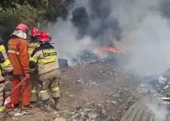 Lapak Limbah Terbakar, Rumah Ikut Hangus di Sepatan Timur Tangerang