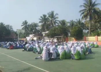 SOSIALISASI - Tim Tagana Kabupaten Pandeglang, menggelar sosialisasi mitigasi kebencanaan di SMAN 15 Pandeglang, Selasa (14/7/2026). (ISTIMEWA)