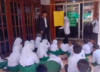 MPLS - Madrasah Al-Latief, Kelurahan Cigadung, Kecamatan Karang Tanjung, Kabupaten Pandeglang, menggelar doa bersama dalam rangka Masa Pengenalan Lingkungan Sekolah (MPLS) dan hari pertama masuk sekolah, Senin (13/7/2026). (ISTIMEWA)
