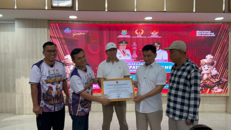 Dimyati Natakusumah Dinobatkan sebagai Brand Ambassador Catur Banten