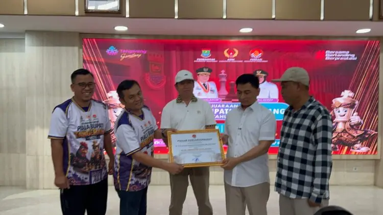 Dimyati Natakusumah Dinobatkan sebagai Brand Ambassador Catur Banten