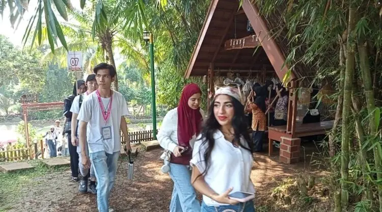 Lagi, Ratusan Wisatawan Mancanegara Belajar Budaya di Bukit Sinyonya Pandeglang
