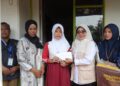 KUNJUNGAN - Bupati Pandeglang Raden Dewi Setiani, mengunjungi rumah calon siswa Sekolah Rakyat, di Kecamatan Banjar, Kabupaten Pandeglang, Selasa (21/7/2026). (ISTIMEWA)