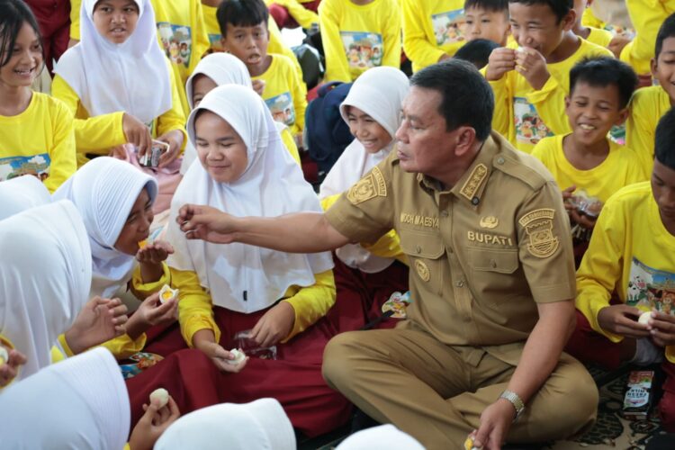 Makan Bersama Siswa SD, Bupati Tangerang Sosialisasikan Pangan ASUH