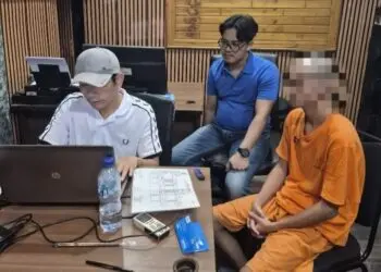 DIAMANKAN - Pelaku pengedar narkotika, diamankan polisi dan dilakukan pemeriksaan lebih lanjut. (ISTIMEWA)
