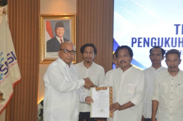 PELANTIKAN - Pengurus Pokja Newsroom Jaga Desa Kabupaten/Kota Se-Banten, dilantik di GSG DPRD Provinsi Banten, Kamis (23/7/2026). (ISTIMEWA)