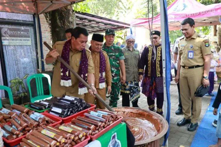 Bupati Tangerang Buka Festival Kampung Budaya Kemuning Legok, Dongkrak UMKM dan Lestarikan Kearifan Lokal