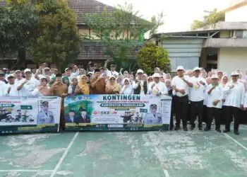 PELEPASAN - Bupati Pandeglang Raden Dewi Setiani, melepas peserta Madrasah Light Competition (MLC) Kabupaten Pandeglang, yang akan mengikuti kompetisi tingkat Provinsi Banten Tahun 2026, di Kantor Kementerian Agama (Kemenag) Kabupaten Pandeglang, Senin (27/7/2026). (ISTIMEWA)