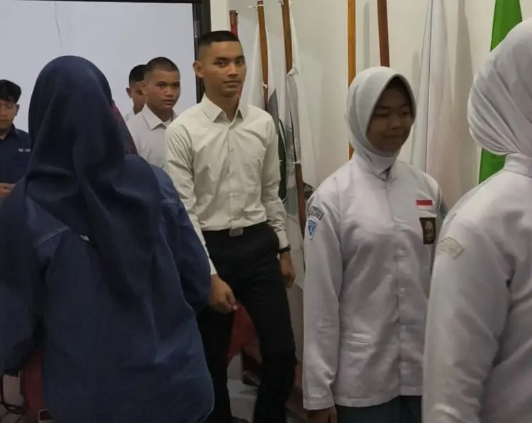 Calon Paskibra Lebak Dites Urine oleh BNN