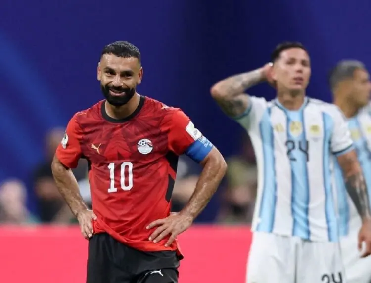 Kemenangan Argentina Diwarnai Drama dan Kontroversi