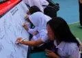 Mengawali KBM, Siswa SMK Pustek Lakukan Deklarasi dan Komitmen Bersama Peraturan Sekolah