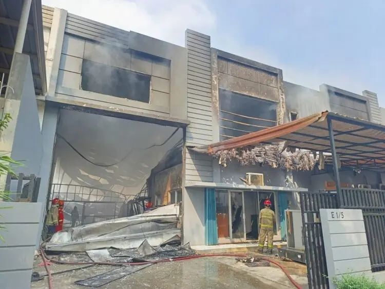 Tiga Gudang di Taman Tekno Tangsel Ludes Terbakar, Kerugian Diperkirakan Miliaran Rupiah