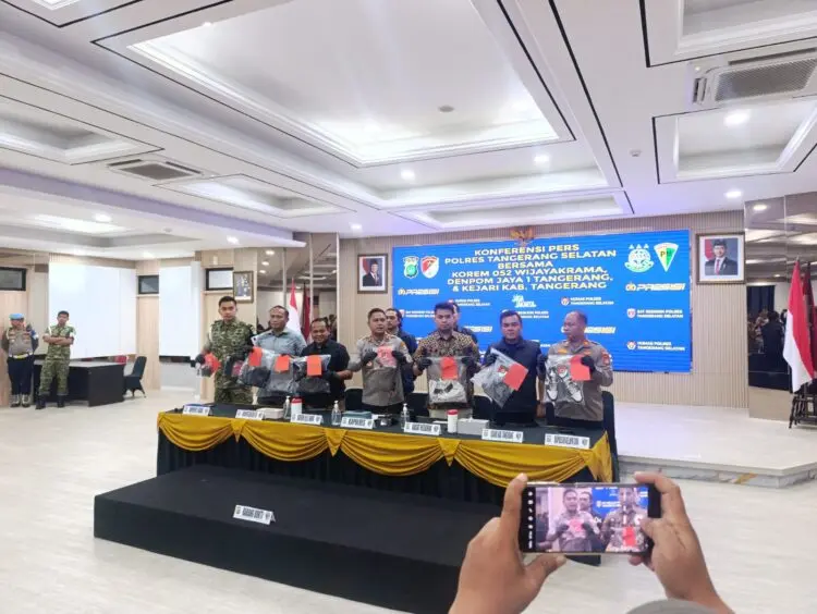 Prajurit TNI AD Tewas Usai Rebutan Sate Taichan di Gading Serpong, Polisi Ungkap Kronologi dan Tetapkan 7 Tersangka