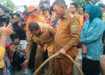 140 Wilayah di Banten Krisis, Gubernur dan Bupati Tangerang Salurkan Air Bersih