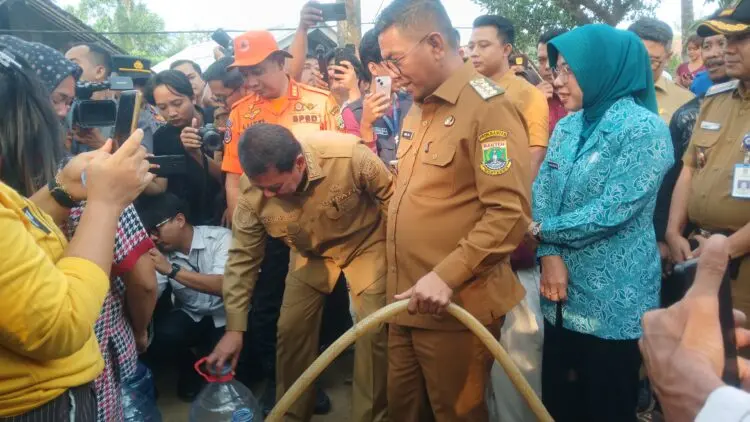 140 Wilayah di Banten Krisis, Gubernur dan Bupati Tangerang Salurkan Air Bersih