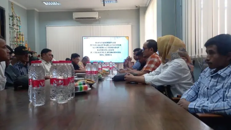 Mediasi Kandang Ayam Ciputat Belum Jelas, Warga Alam Serua 2 Mengaku Kecewa