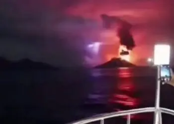 Awas Video Hoaks Erupsi Krakatau